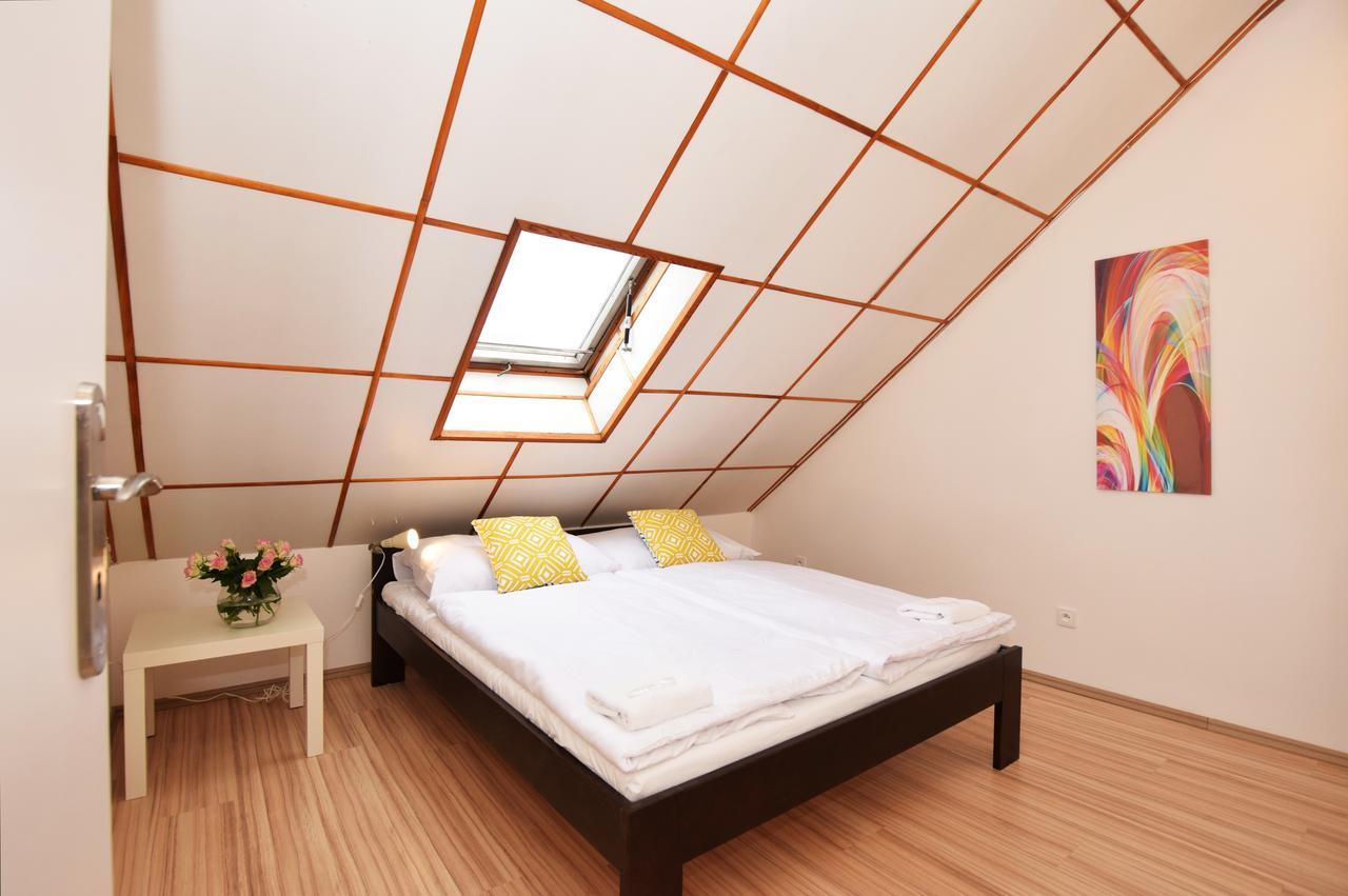 Cisarka Apartments ปราก ภายนอก รูปภาพ
